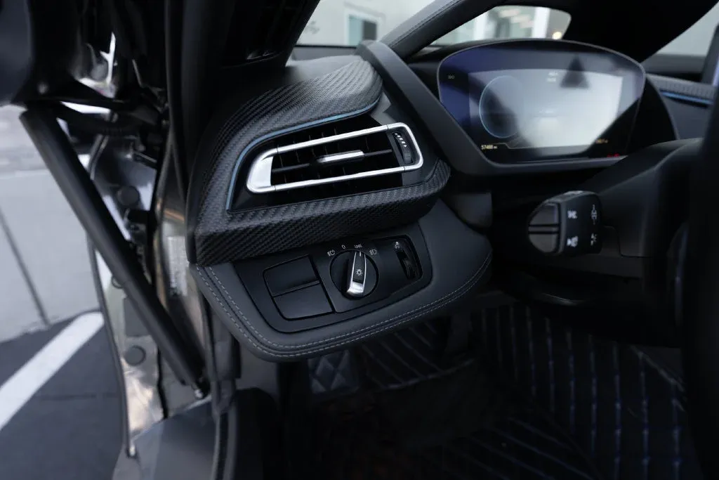 BMW i8 photo 26
