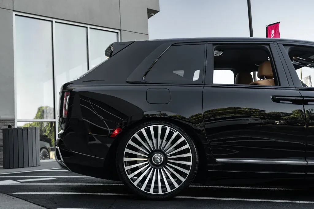 Rolls-Royce Cullinan photo 18