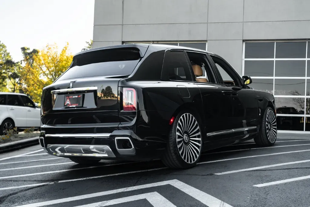 Rolls-Royce Cullinan photo 19