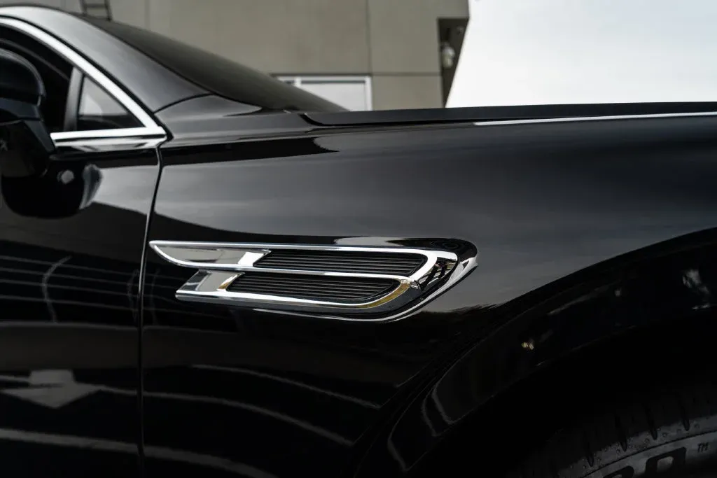 Bentley Flying Spur photo 12
