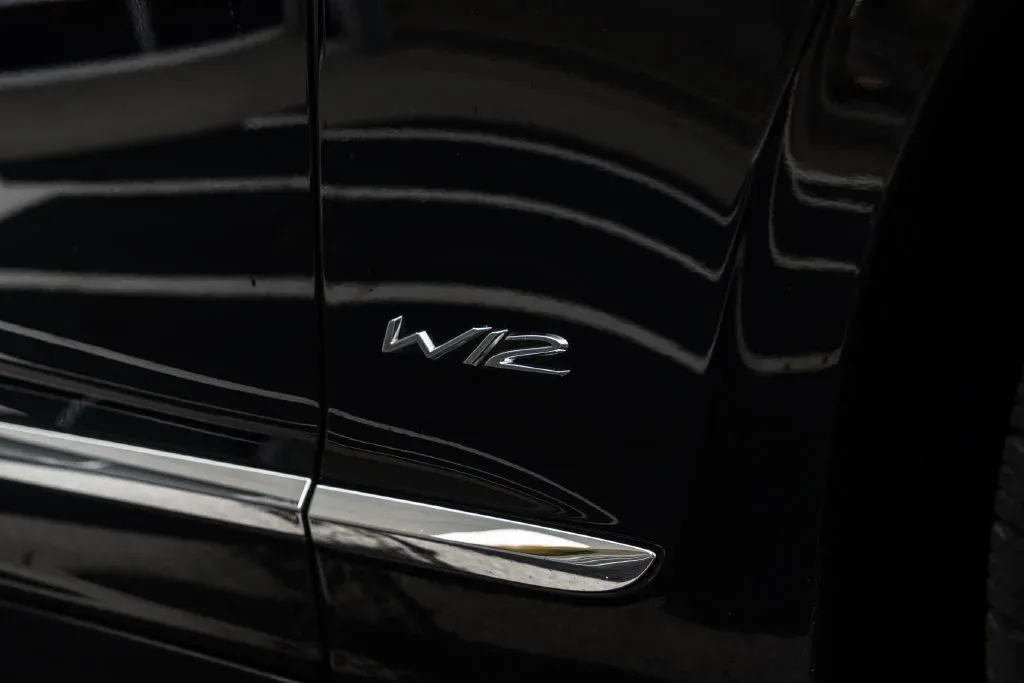 Bentley Flying Spur photo 13