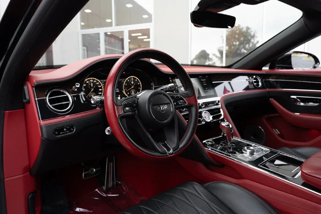 Bentley Flying Spur photo 28