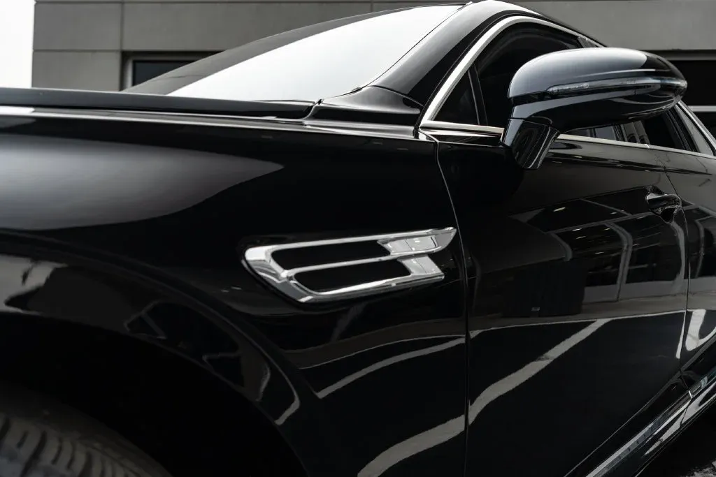 Bentley Flying Spur photo 3