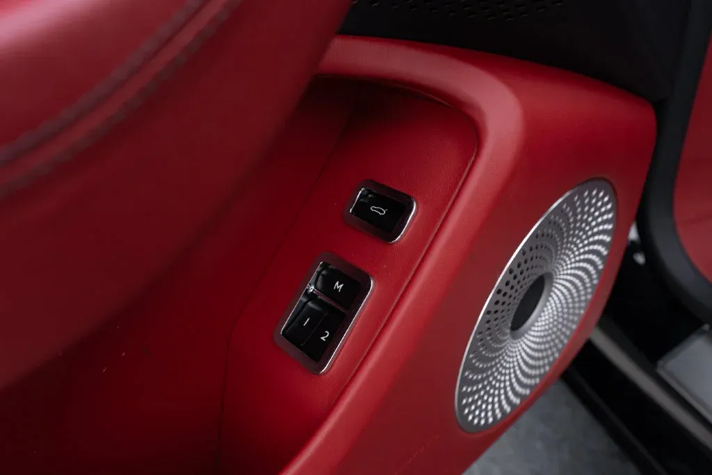 Bentley Flying Spur photo 31