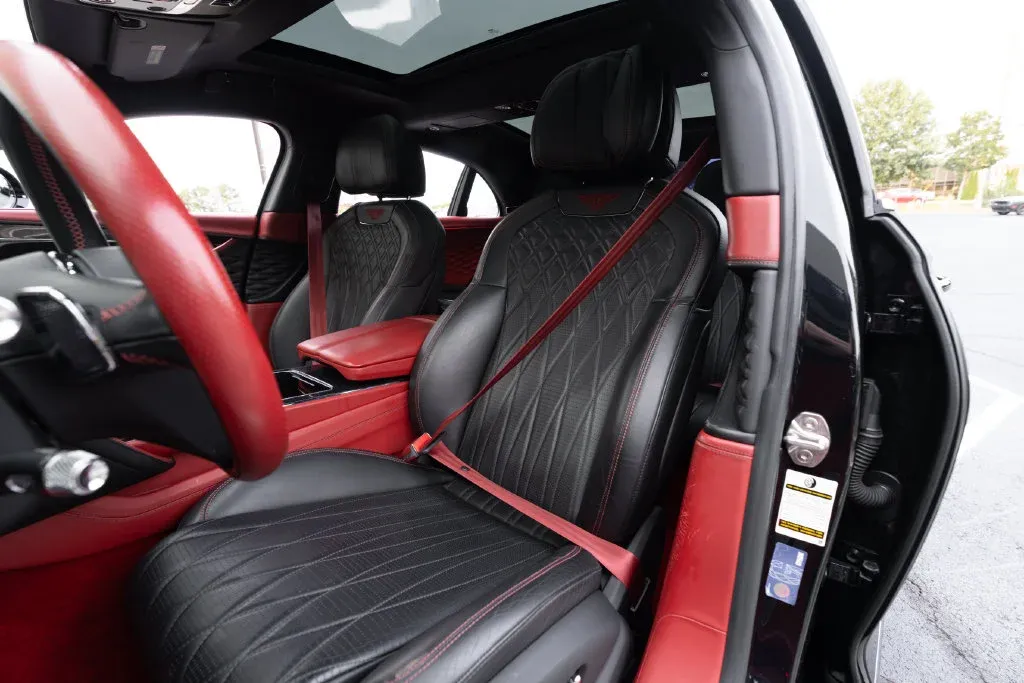 Bentley Flying Spur photo 34