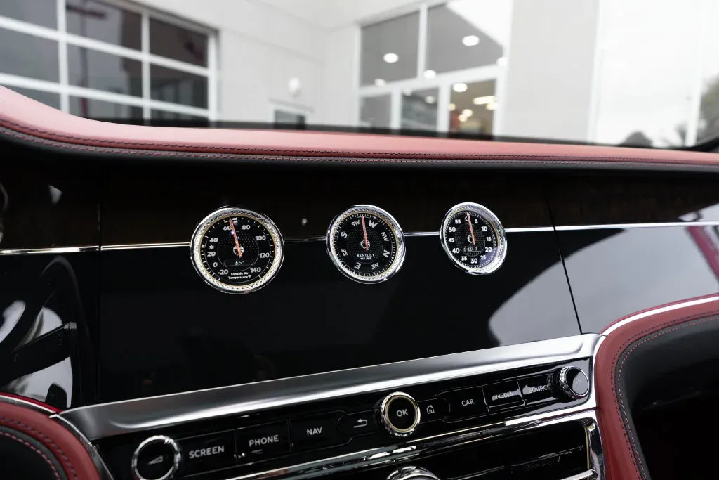 Bentley Flying Spur photo 43