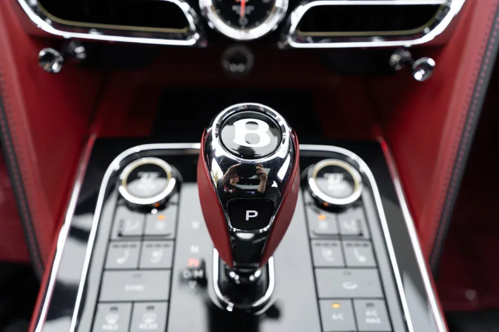 Bentley Flying Spur photo 48
