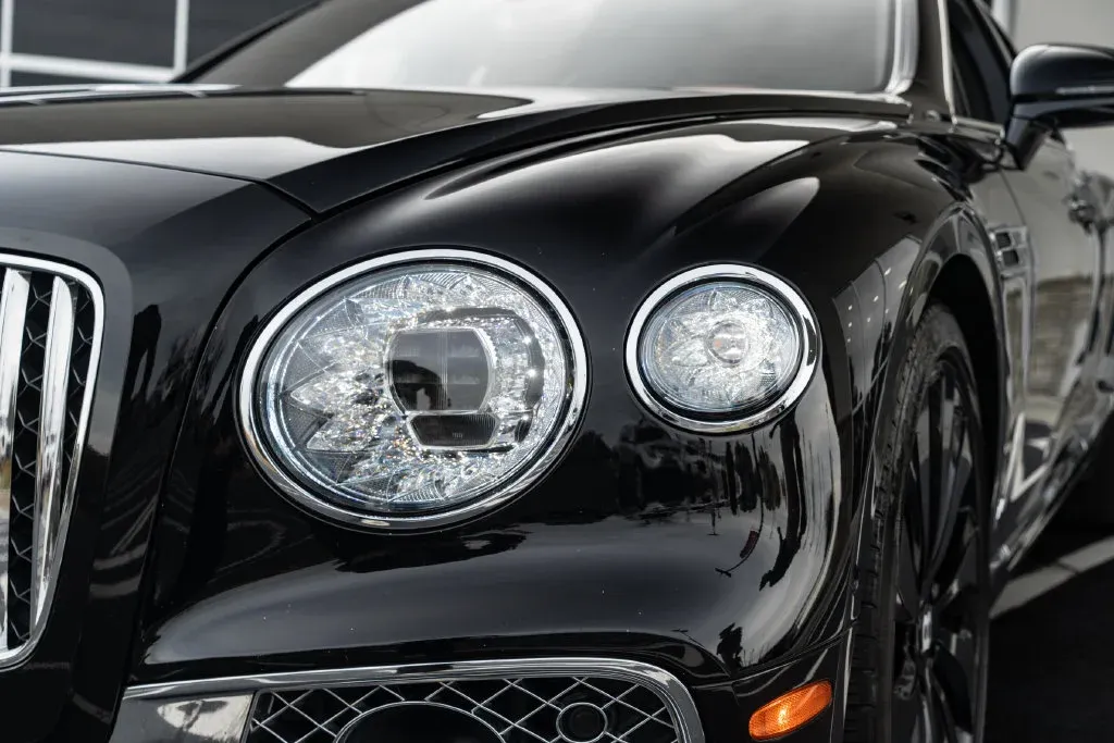 Bentley Flying Spur photo 5