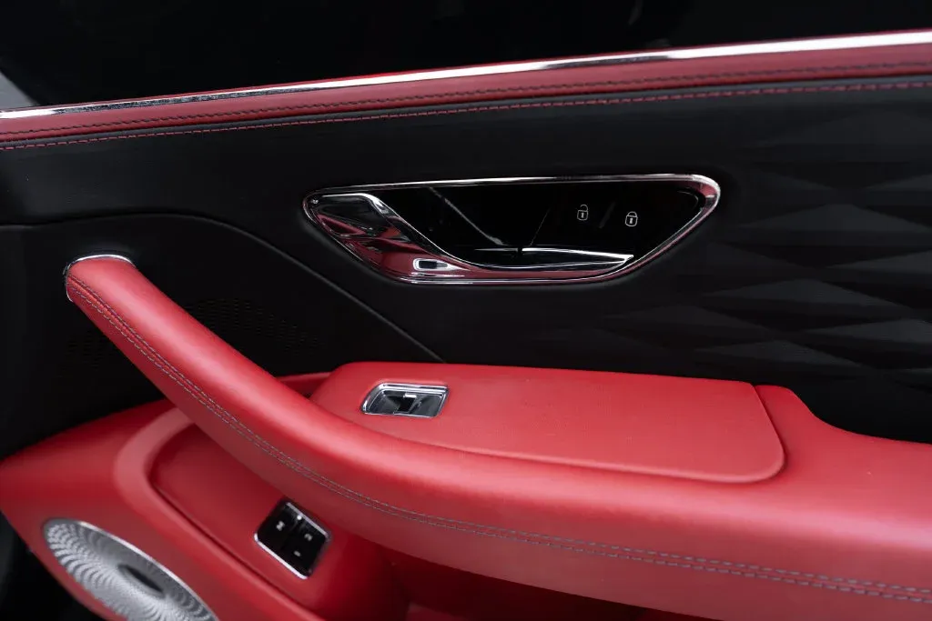 Bentley Flying Spur photo 59