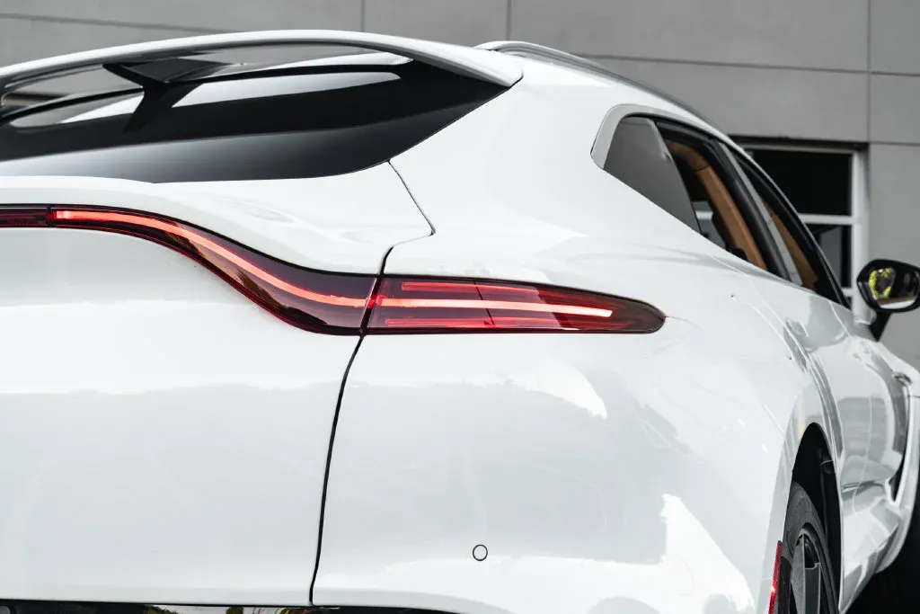 Aston Martin DBX photo 16