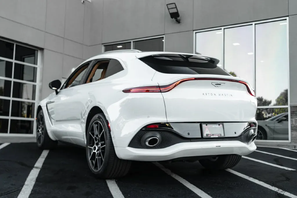 Aston Martin DBX photo 22