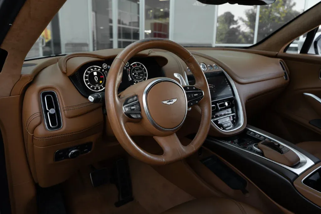 Aston Martin DBX photo 26