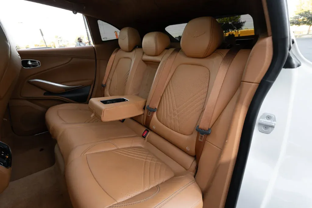 Aston Martin DBX photo 53