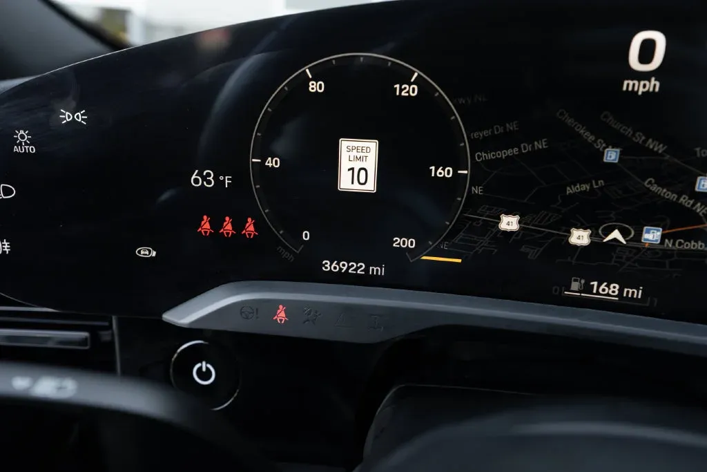 Porsche Taycan photo 34