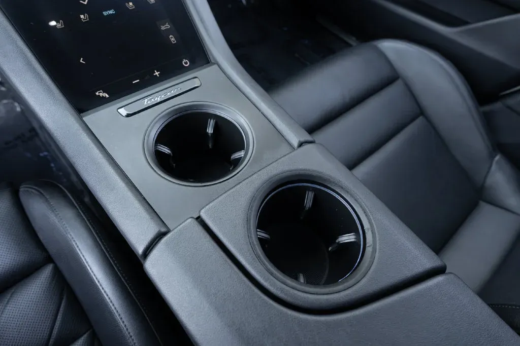 Porsche Taycan photo 42