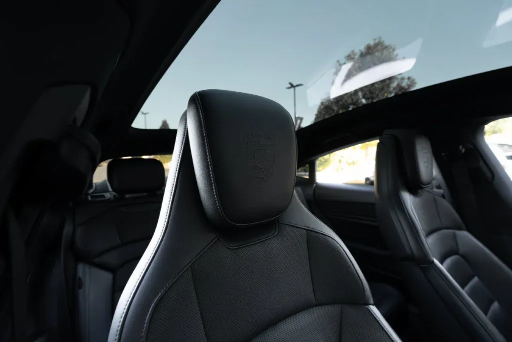 Porsche Taycan photo 46