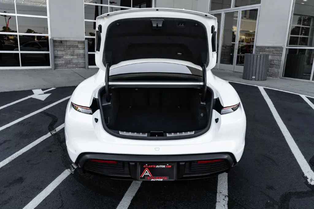 Porsche Taycan photo 64