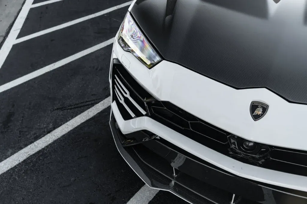 Lamborghini URUS photo 11