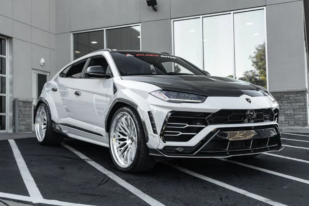 Lamborghini URUS photo 12