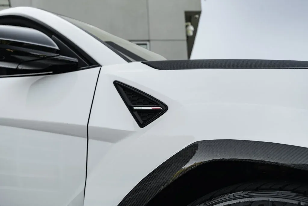 Lamborghini URUS photo 15