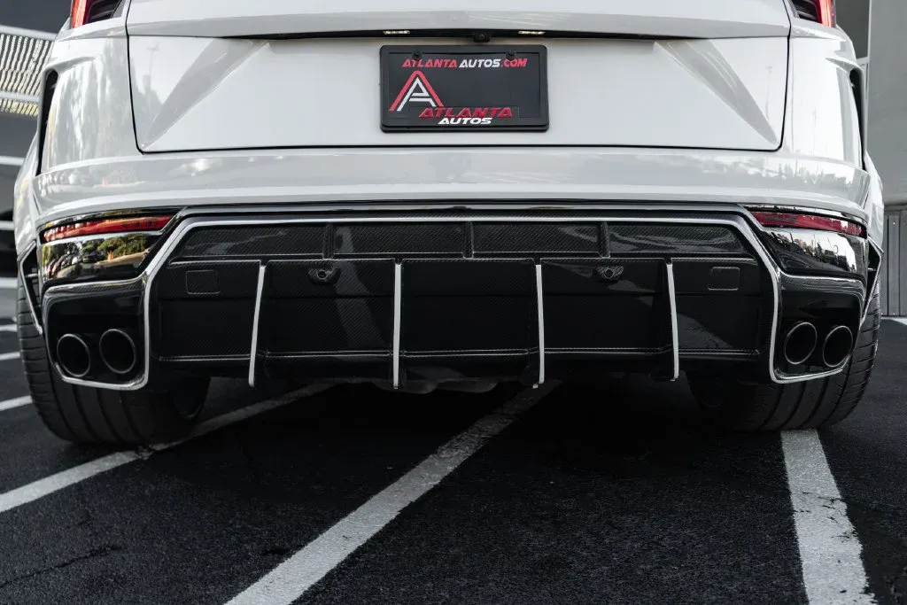 Lamborghini URUS photo 24
