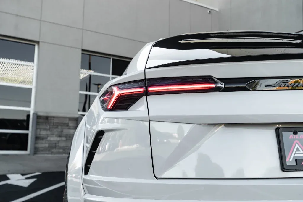 Lamborghini URUS photo 26