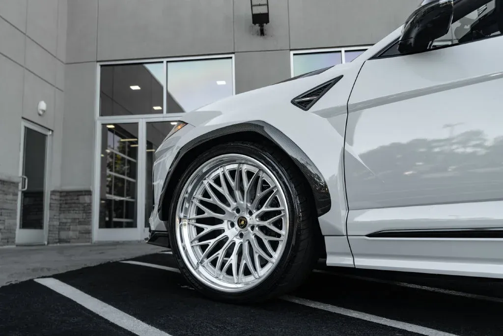 Lamborghini URUS photo 31