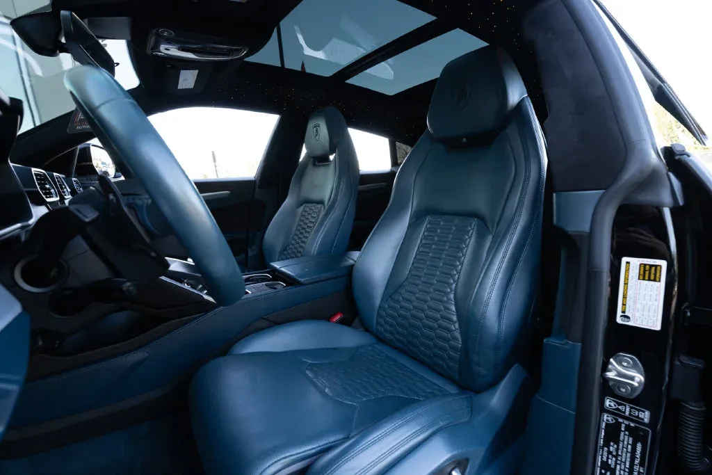 Lamborghini URUS photo 40