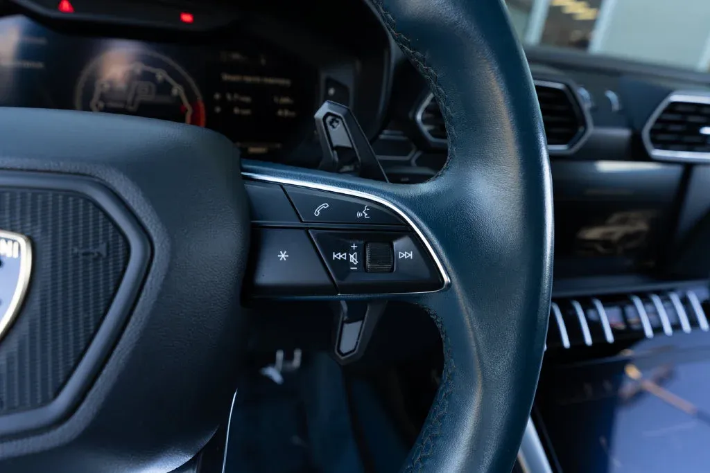 Lamborghini URUS photo 44