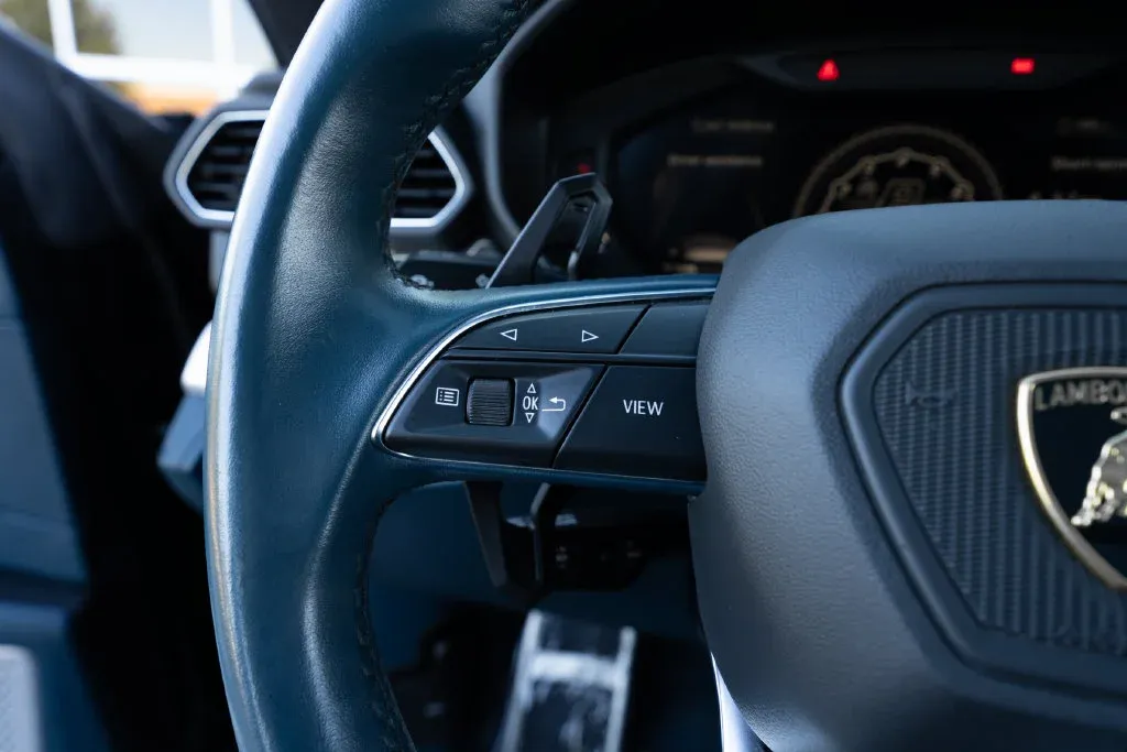 Lamborghini URUS photo 46