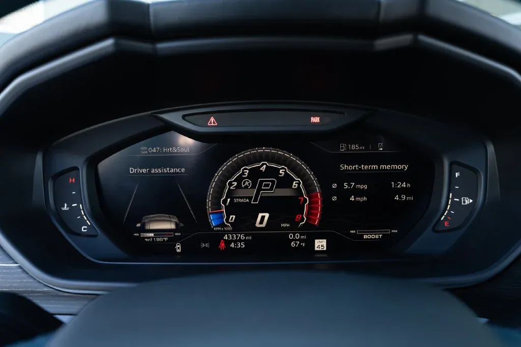 Lamborghini URUS photo 49
