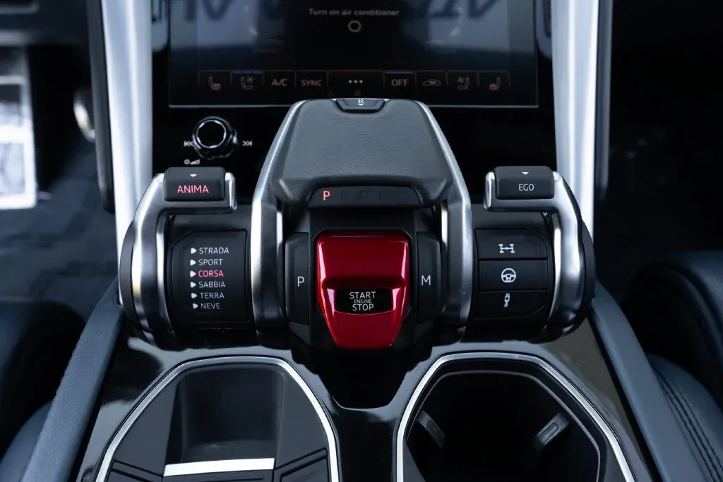 Lamborghini URUS photo 55
