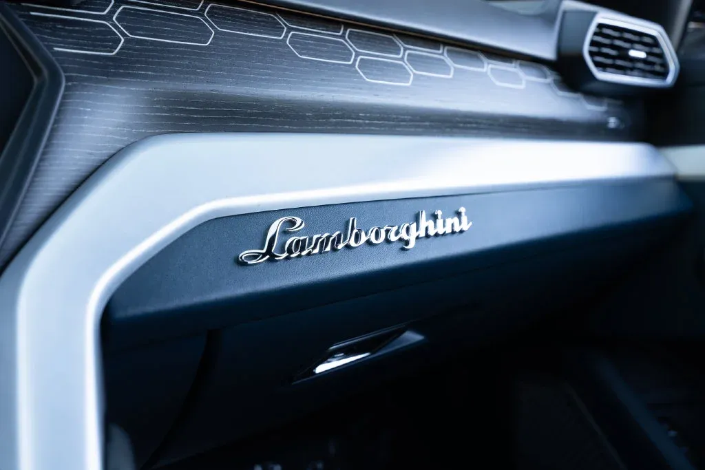 Lamborghini URUS photo 59