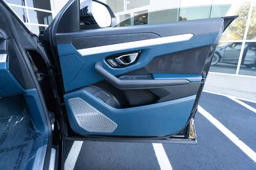Lamborghini URUS photo 63