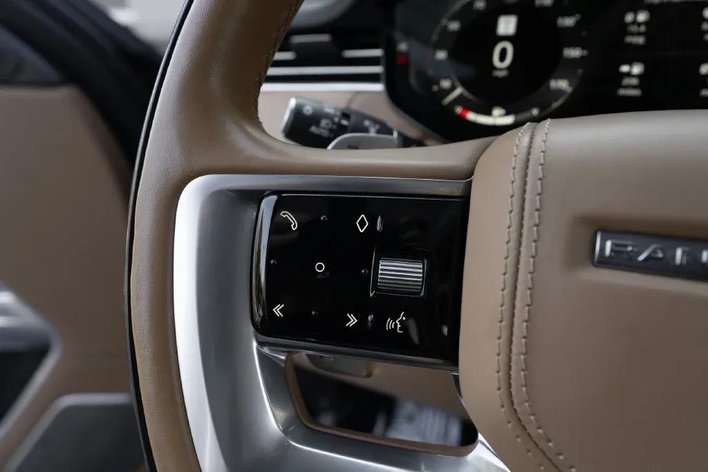 Land Rover Range Rover photo 25