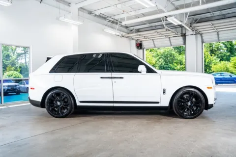 More photos of 2021 Rolls-Royce Cullinan at Atlanta Autos, GA
