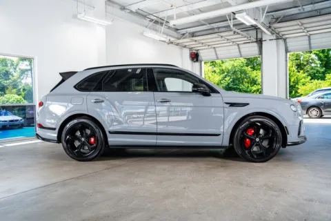 More photos of 2022 Bentley Bentayga V8 at Atlanta Autos, GA