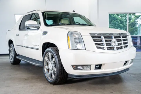 More photos of 2011 Cadillac Escalade EXT Luxury at Atlanta Autos, GA