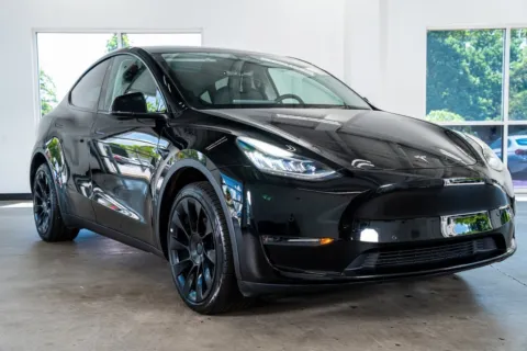 More photos of 2022 Tesla Model Y Long Range at Atlanta Autos, GA