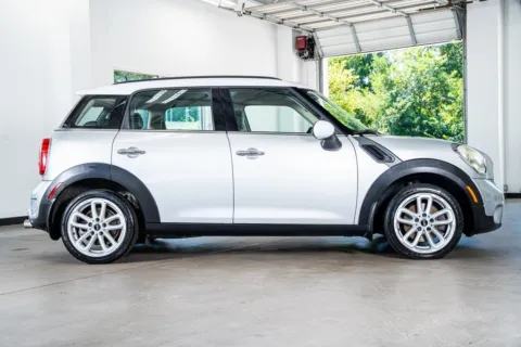 More photos of 2016 MINI Cooper S Countryman at Atlanta Autos, GA