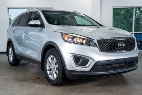 More photos of 2017 Kia Sorento LX at Atlanta Autos, GA