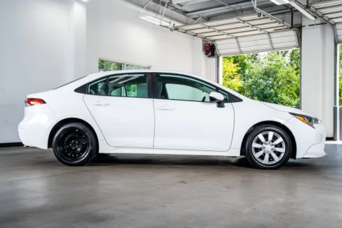 More photos of 2020 Toyota Corolla LE at Atlanta Autos, GA