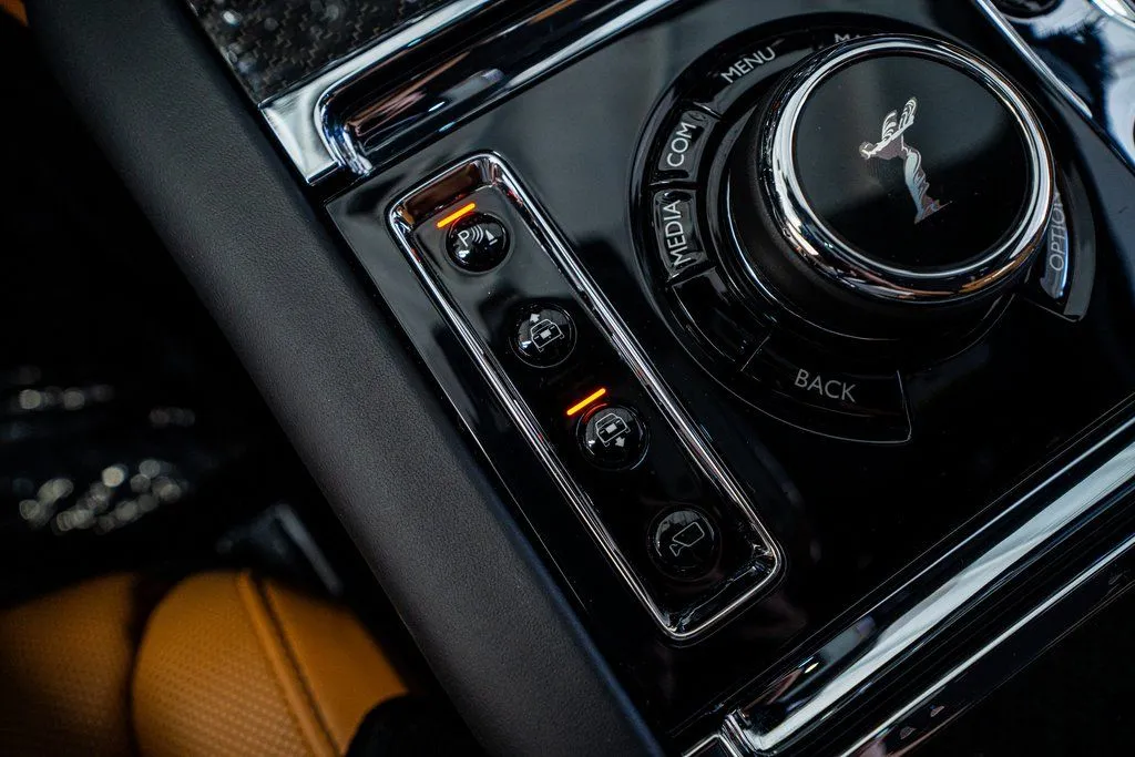 2022 Rolls-Royce Cullinan Black Badge - Photo 49