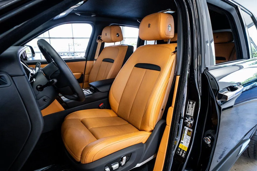 2022 Rolls-Royce Cullinan Black Badge - Photo 36