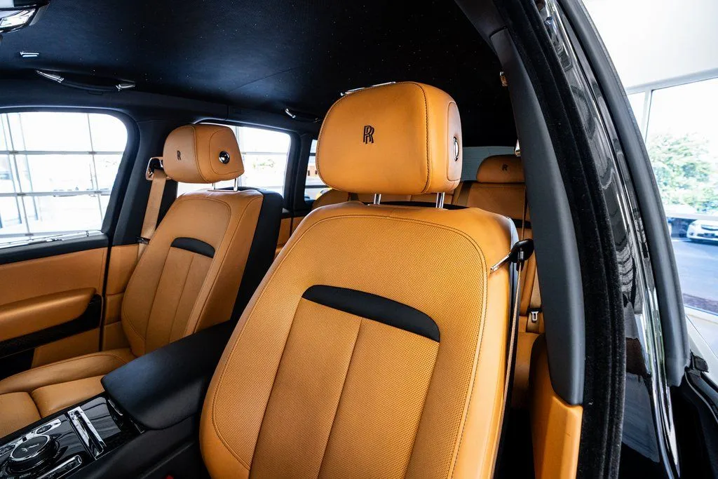 2022 Rolls-Royce Cullinan Black Badge - Photo 37