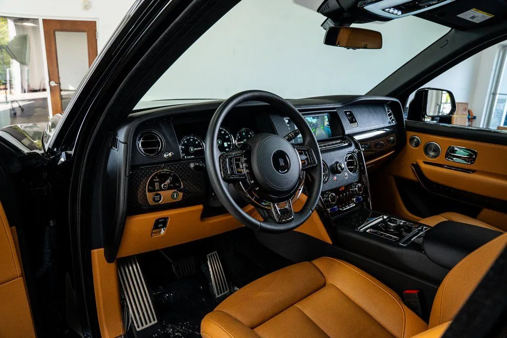 2022 Rolls-Royce Cullinan Black Badge - Photo 31
