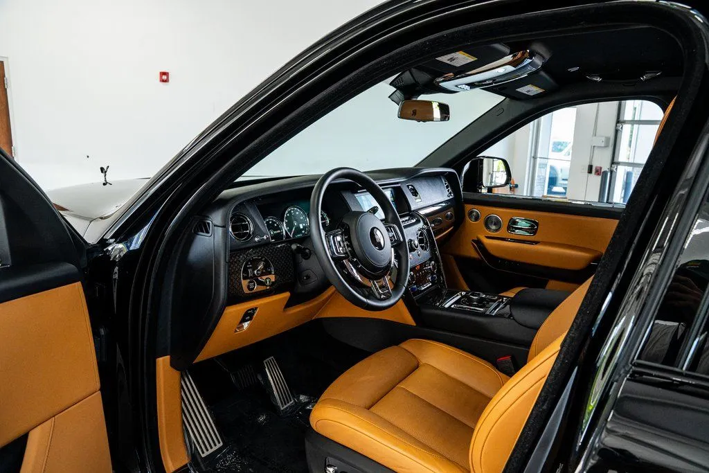 2022 Rolls-Royce Cullinan Black Badge - Photo 30