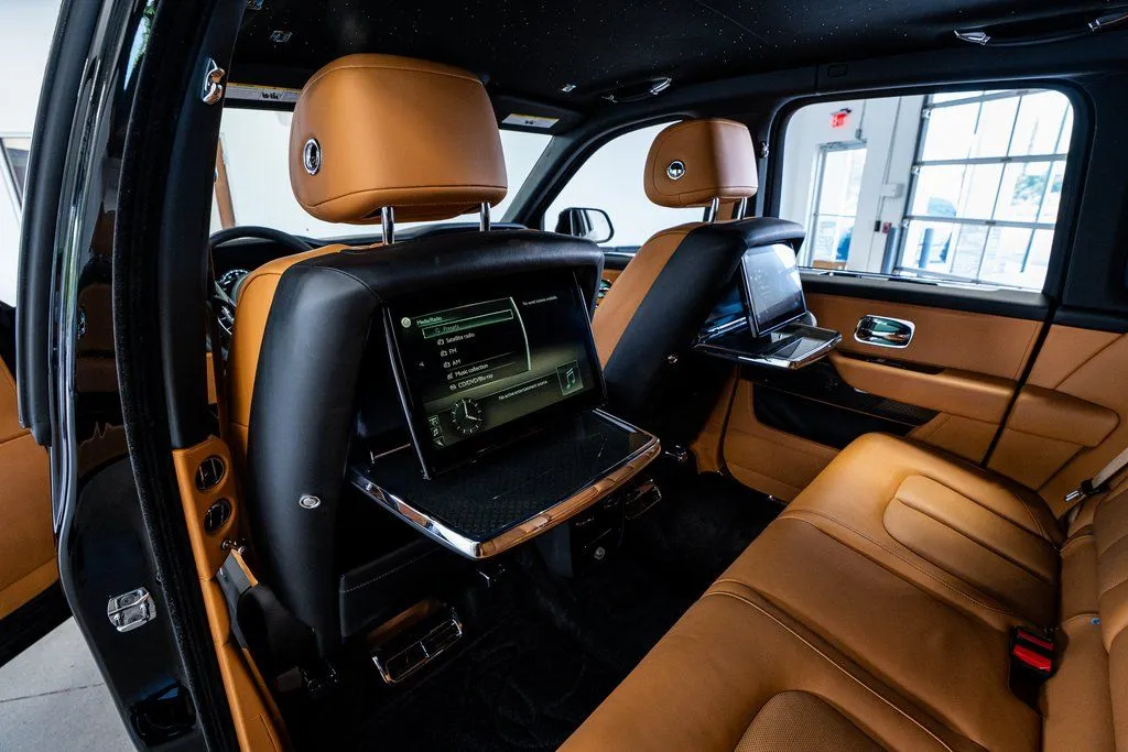 2022 Rolls-Royce Cullinan Black Badge - Photo 60