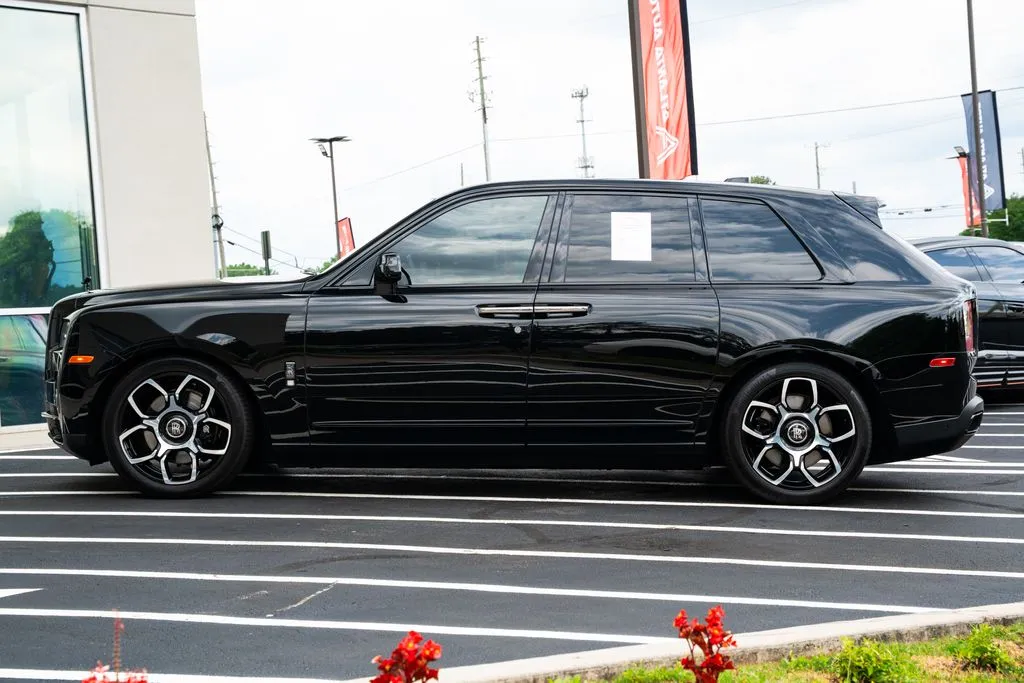 2022 Rolls-Royce Cullinan Black Badge - Photo 19