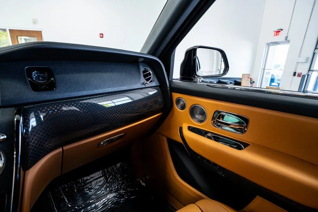 2022 Rolls-Royce Cullinan Black Badge - Photo 53